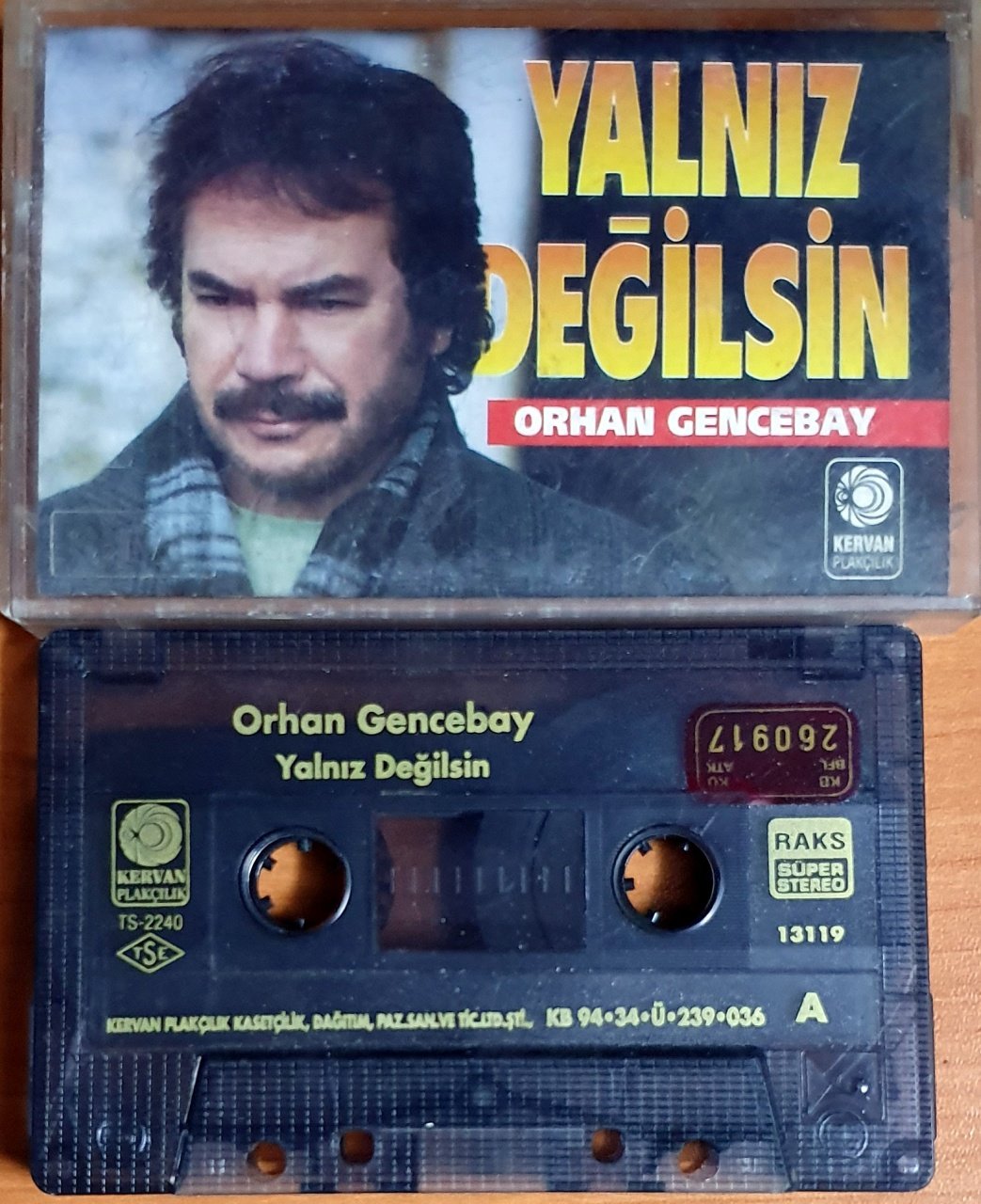 ORHAN GENCEBAY - YALNIZ DEĞİLSİN (1994) - KASET KERVAN 2.EL