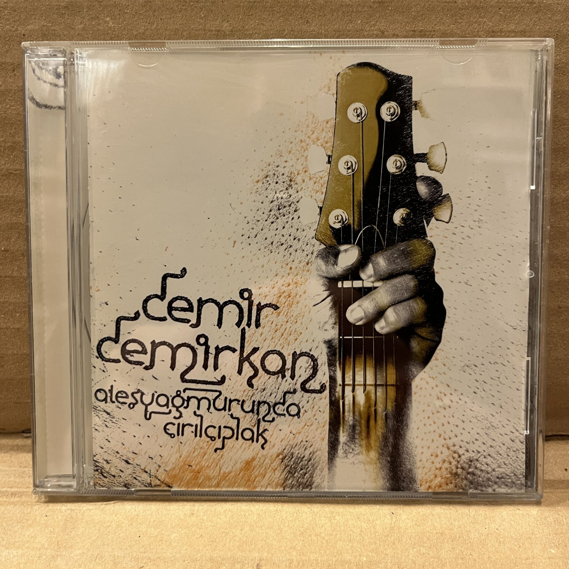 DEMİR DEMİRKAN - ATEŞ YAĞMURUNDA ÇIRILÇIPLAK (2007) - CD 2.EL