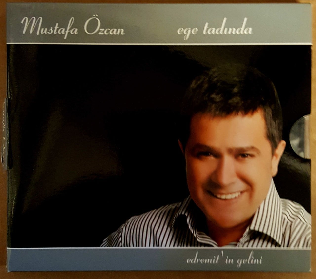 MUSTAFA ÖZCAN EGE TADINDA EDREMİT'İN GELİNİ CD SIFIR