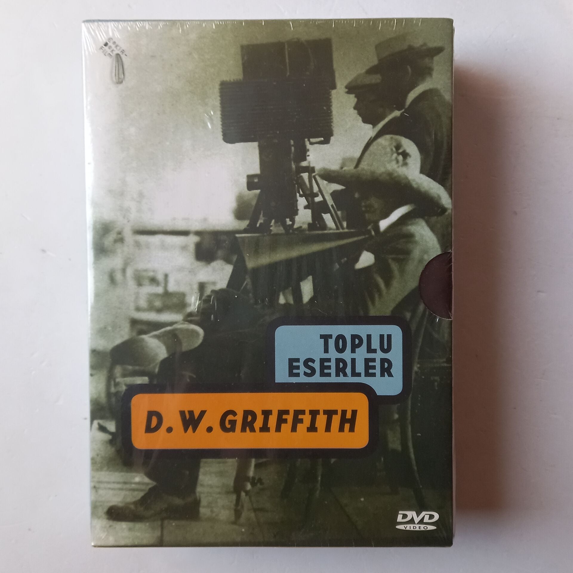 D.W. GRIFFITH - TOPLU ESERLER / BİR ULUSUN DOĞUŞU, KIRIK TOMURCUKLAR, HOŞGÖRÜSÜZLÜK - 3DVD AMBALAJINDA SIFIR