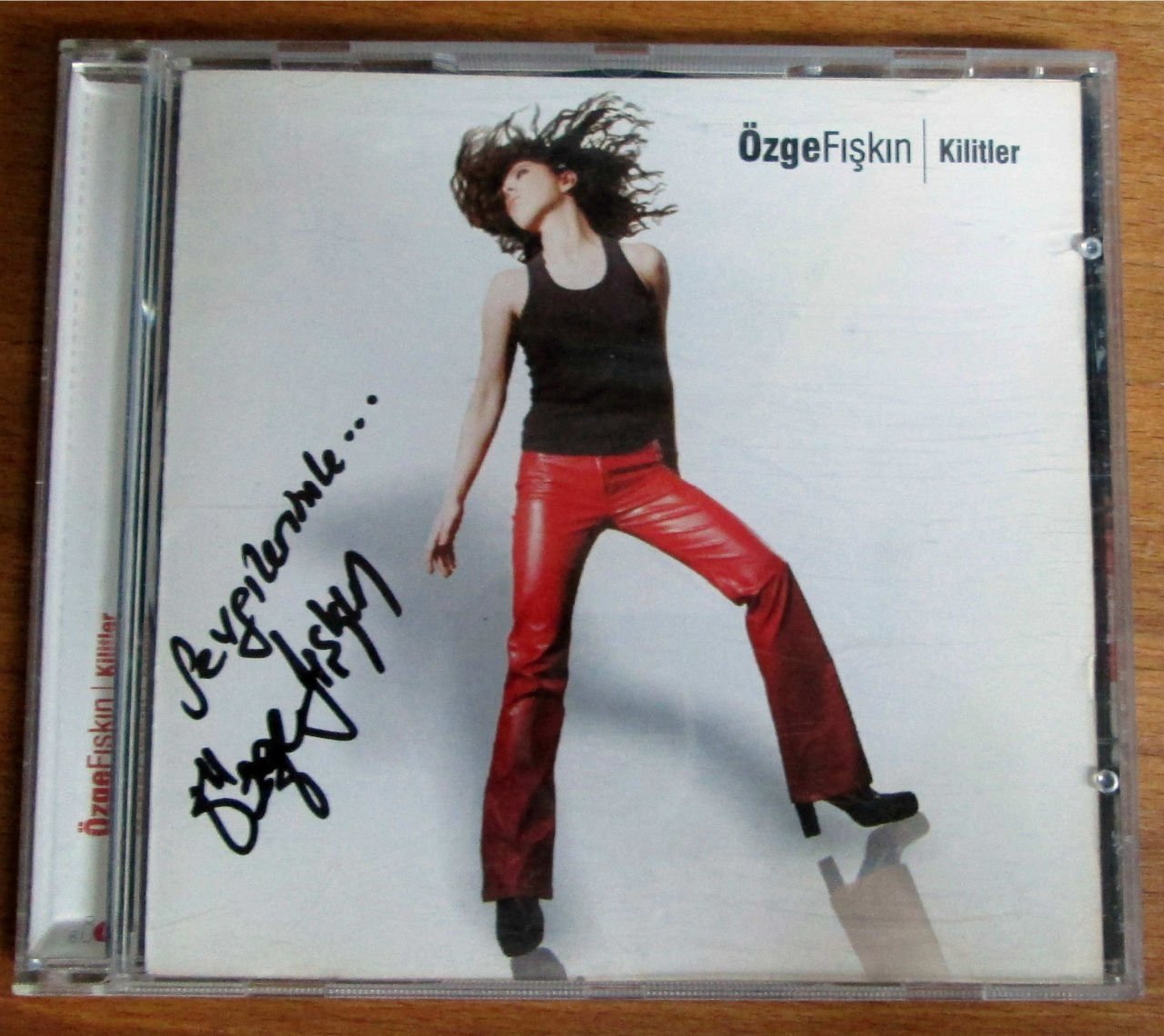 ÖZGE FIŞKIN - KİLİTLER (imzalı) CD 2.EL