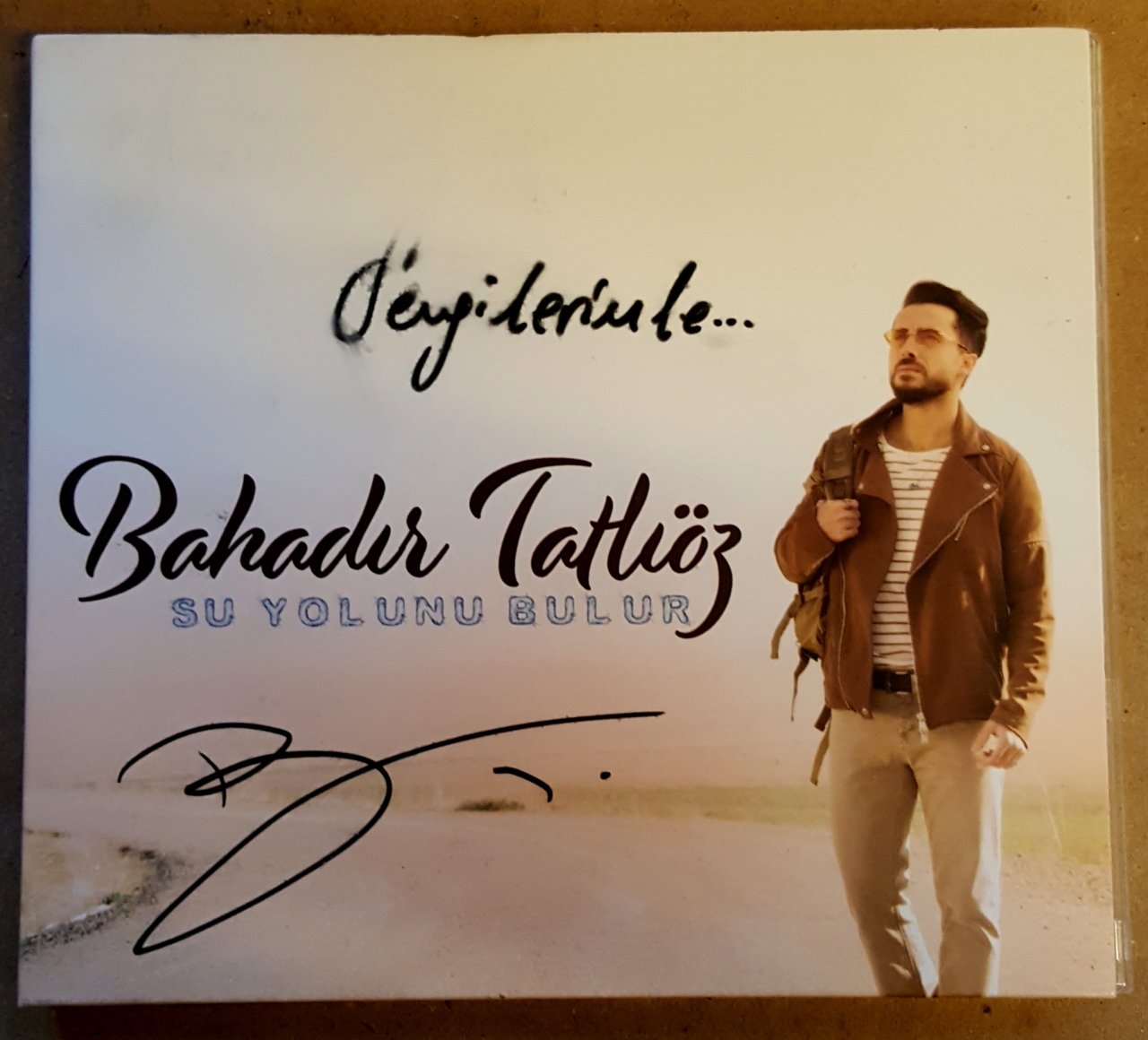 BAHADIR TATLIÖZ - SU YOLUNU BULUR (2018) - CD İMZALI DIGIPACK 2.EL