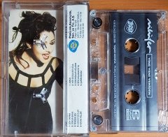 NİLÜFER - YİNE YENİ YENİDEN (1992) YAŞAR KEKEVA KASET 2.EL