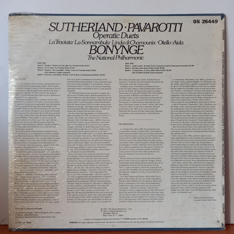 LUCIANO PAVAROTTI, JOAN SUTHERLAND, RICHARD BONYNGE, NATIONAL PHILHARMONIC ORCHESTRA – SUTHERLAND PAVAROTTI OPERATIC DUETS (1977) - LP DÖNEM BASKI SIFIR PLAK