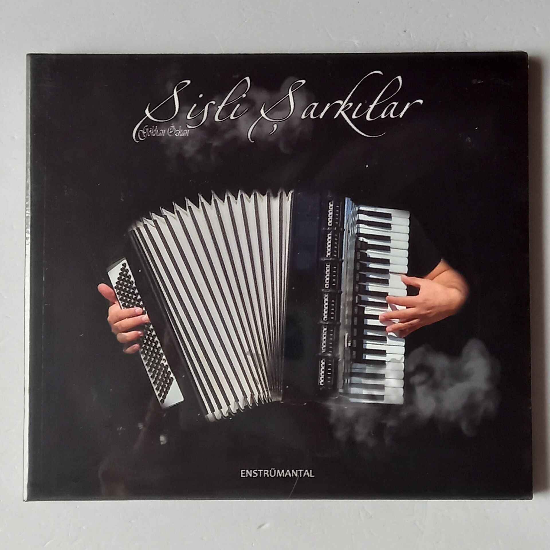 GÖKHAN ÖZKAN - SİSLİ ŞARKILAR- CD AMBALAJINDA SIFIR