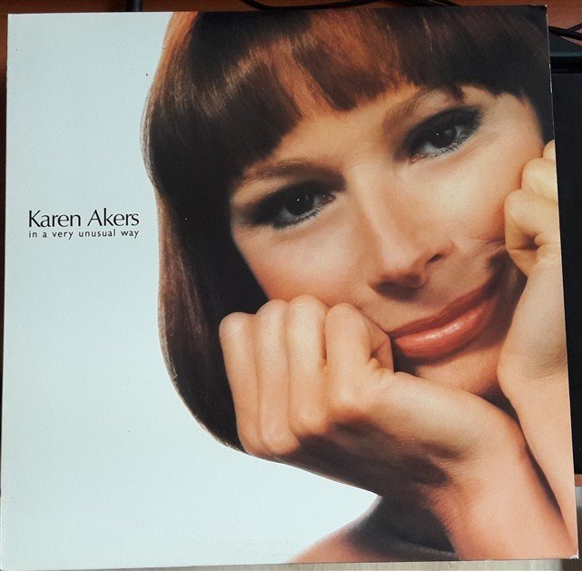 KAREN AKERS - IN A VERY UNUSUAL WAY (1987) - 2.EL PLAK