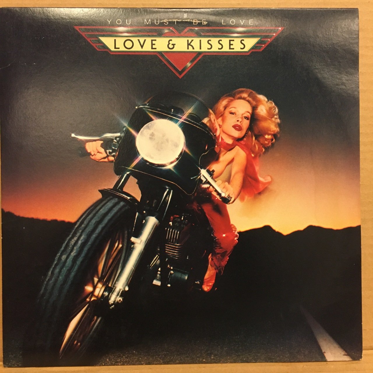 LOVE & KISSES - YOU MUST BE LOVE 1979 2.EL PLAK