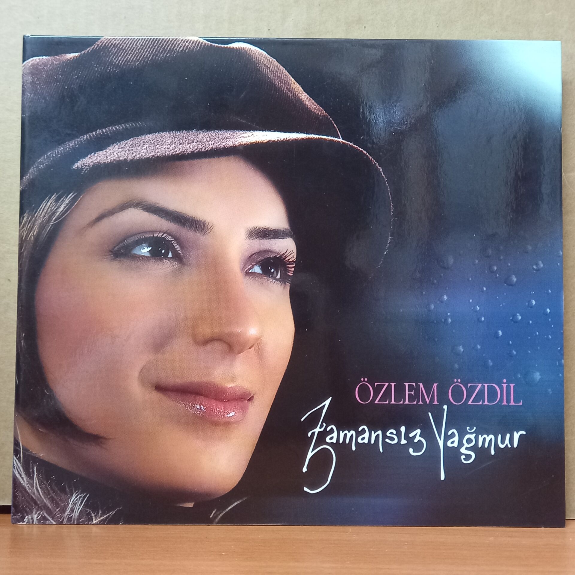 ÖZLEM ÖZDİL - ZAMANSIZ YAĞMUR (2004) - CD 2.EL