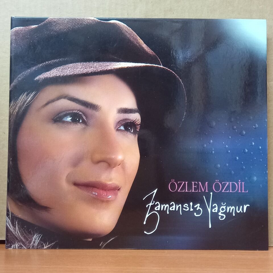 ÖZLEM ÖZDİL - ZAMANSIZ YAĞMUR (2004) - CD 2.EL