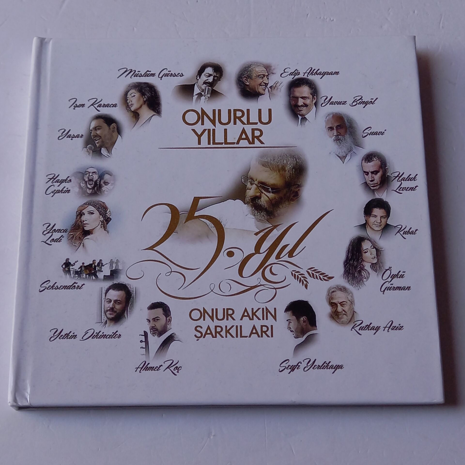 ONURLU YILLAR / ONUR AKIN ŞARKILARI 25. YIL (2013) - CD 2.EL
