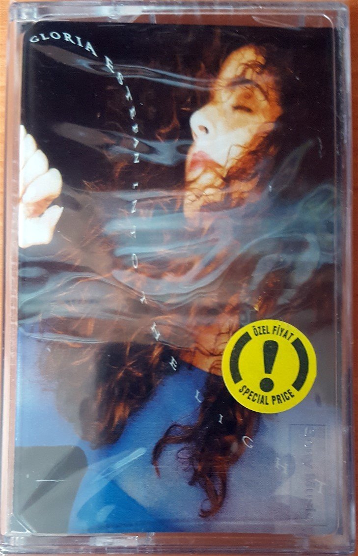 GLORIA ESTEFAN - INTO THE LIGHT CASSETTE MADE IN TURKEY ''NEW''