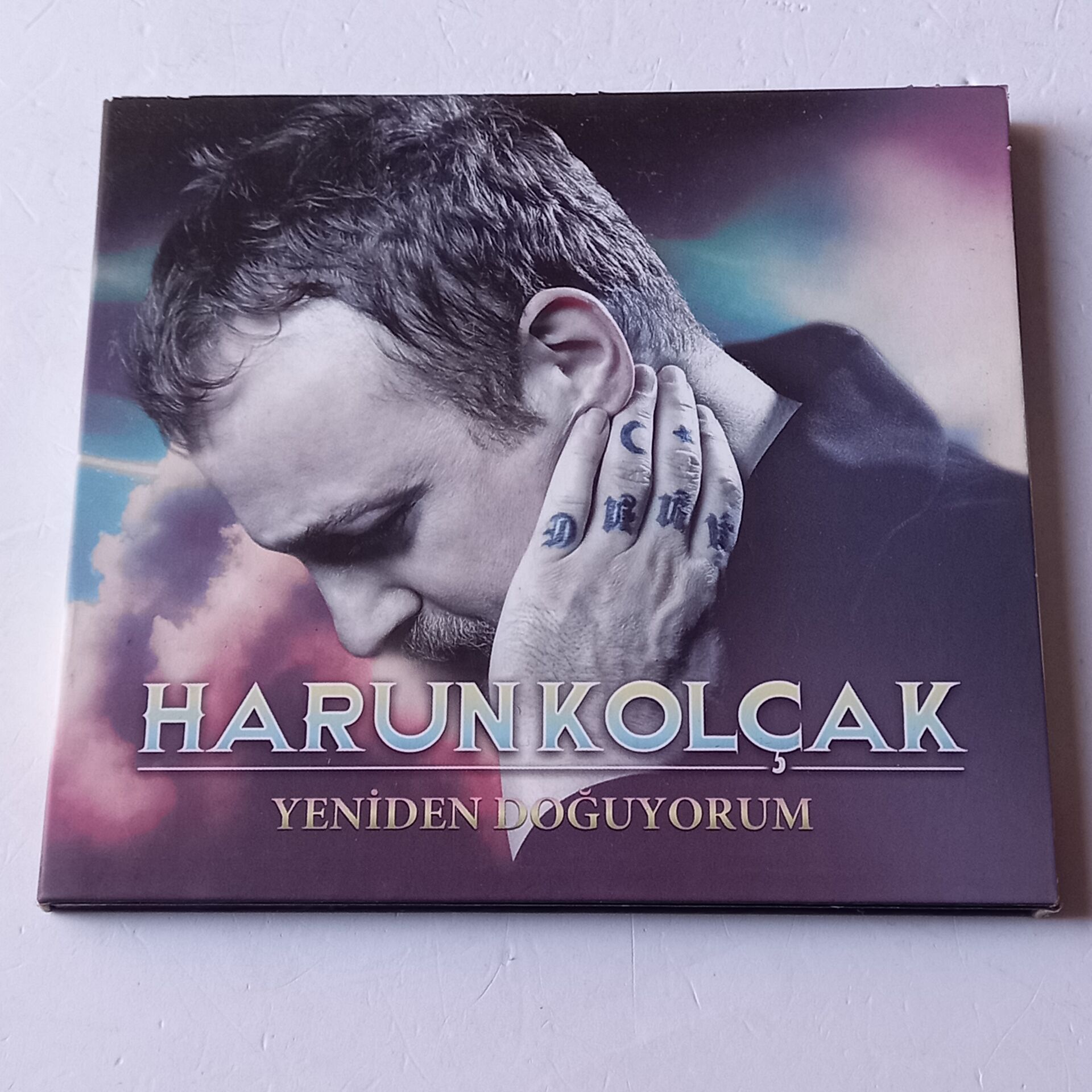 HARUN KOLÇAK – YENİDEN DOĞUYORUM (2012) - İSME İMZALI CD DIGIPAK 2.EL