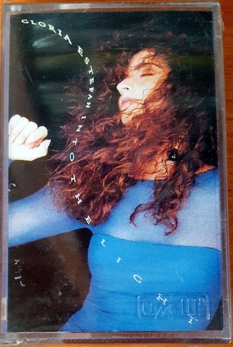 GLORIA ESTEFAN - INTO THE LIGHT KASET SIFIR
