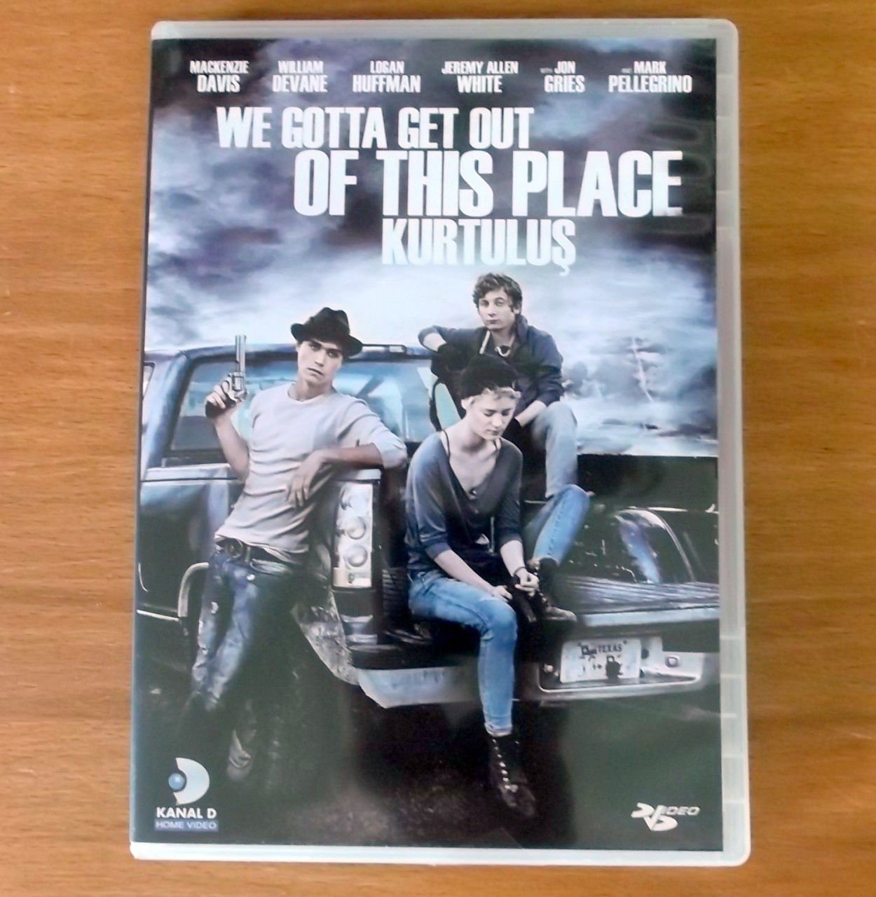 KURTULUŞ - WE GOTTA GET OUT OF THIS PLACE - MACKENZIE DAVIS - DVD 2.EL