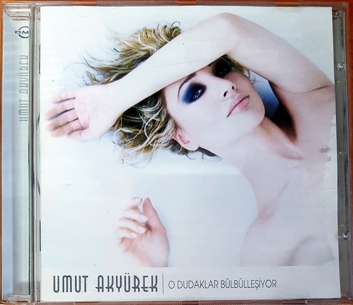 UMUT AKYÜREK - O DUDAKLAR BÜLBÜLLEŞİYOR CD 2.EL
