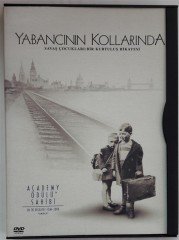 YABANCININ KOLLARINDA - INTO THE ARMS OF STRANGERS - DVD 2.EL