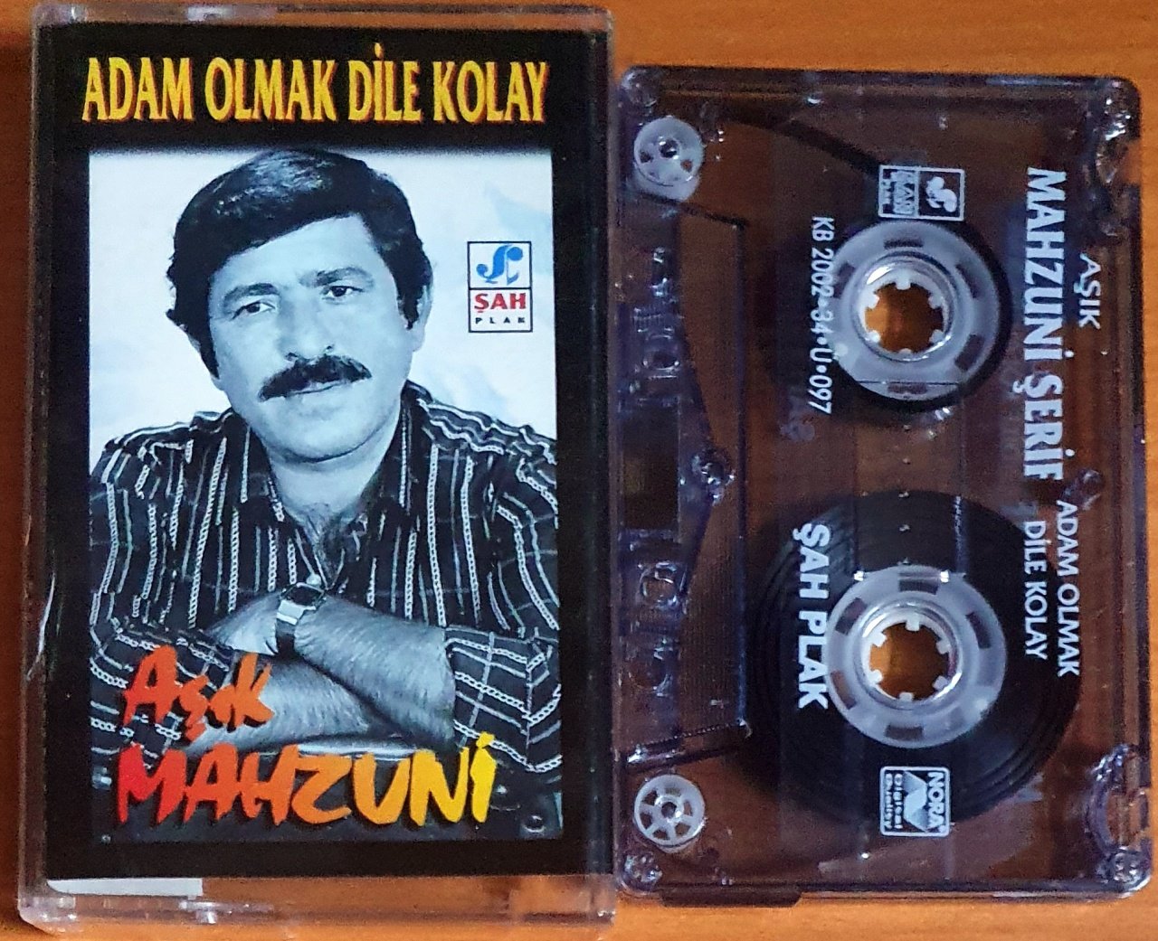 AŞIK MAHZUNİ ŞERİF - ADAM OLMAK DİLE KOLAY (2002) - KASET 2.EL