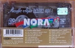 MUZAFFER AKGÜN / TÜRK HALK MÜZİĞİNDE BÜYÜK YORUMCULAR VE UNUTULMAYAN TÜRKÜLER ARŞİVİ 1 (2003) ÖZMÜZİK KASET SIFIR