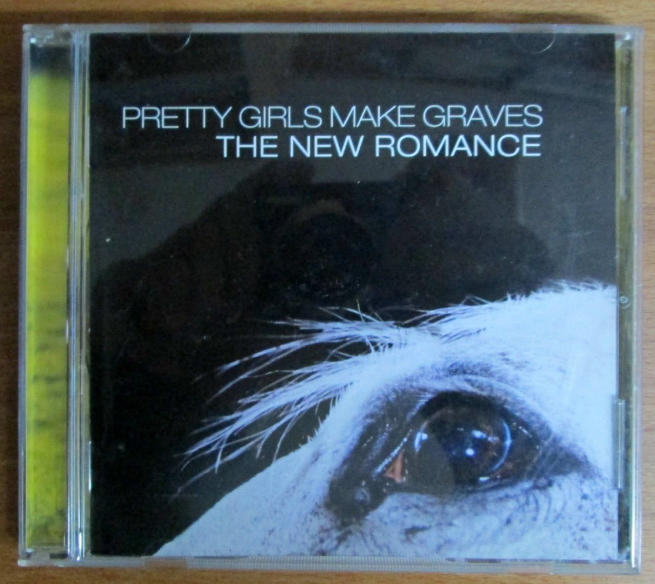 PRETTY GIRLS MAKE GRAVES - NEW ROMANCE - CD 2.EL