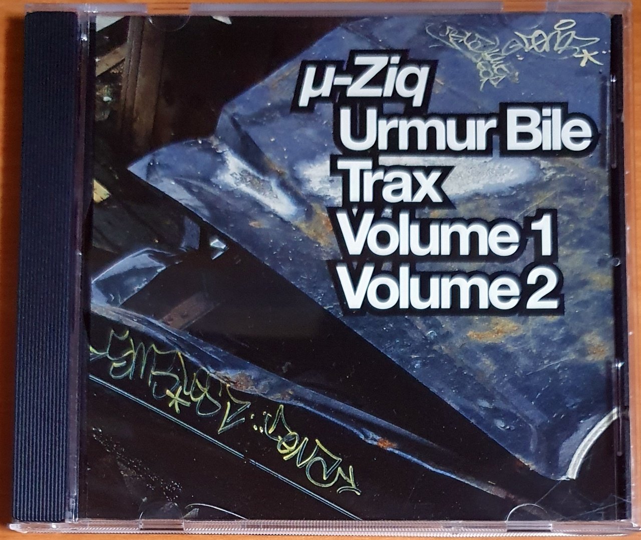 U-ZIQ - URMUR BILE TRAX VOLUME 1 VOLUME 2 (1997) - CD ASTRALWERKS 2.EL