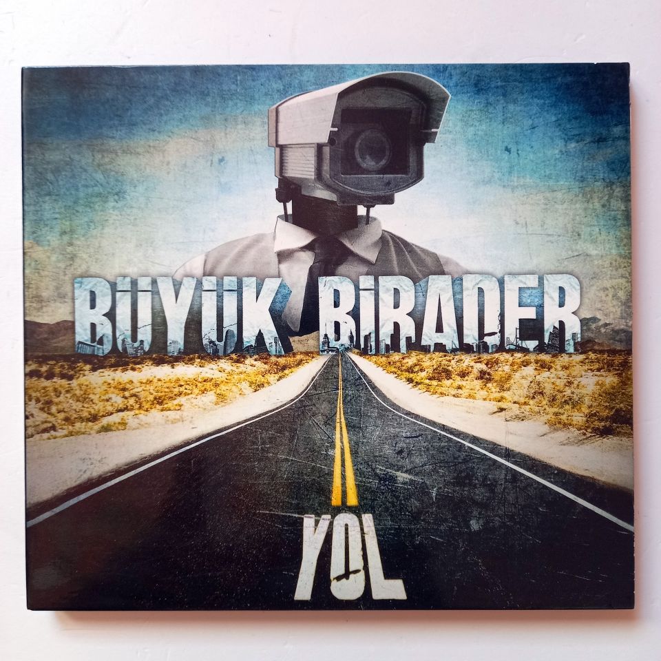 BÜYÜK BİRADER – YOL (2016) / ARKA KAPAK İSME İMZALI - CD 2.EL