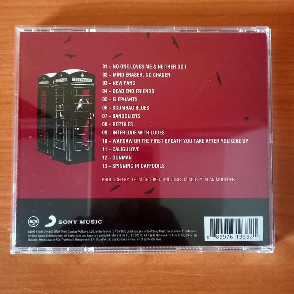 THEM CROOKED VULTURES – THEM CROOKED VULTURES (2009) - CD 2.EL