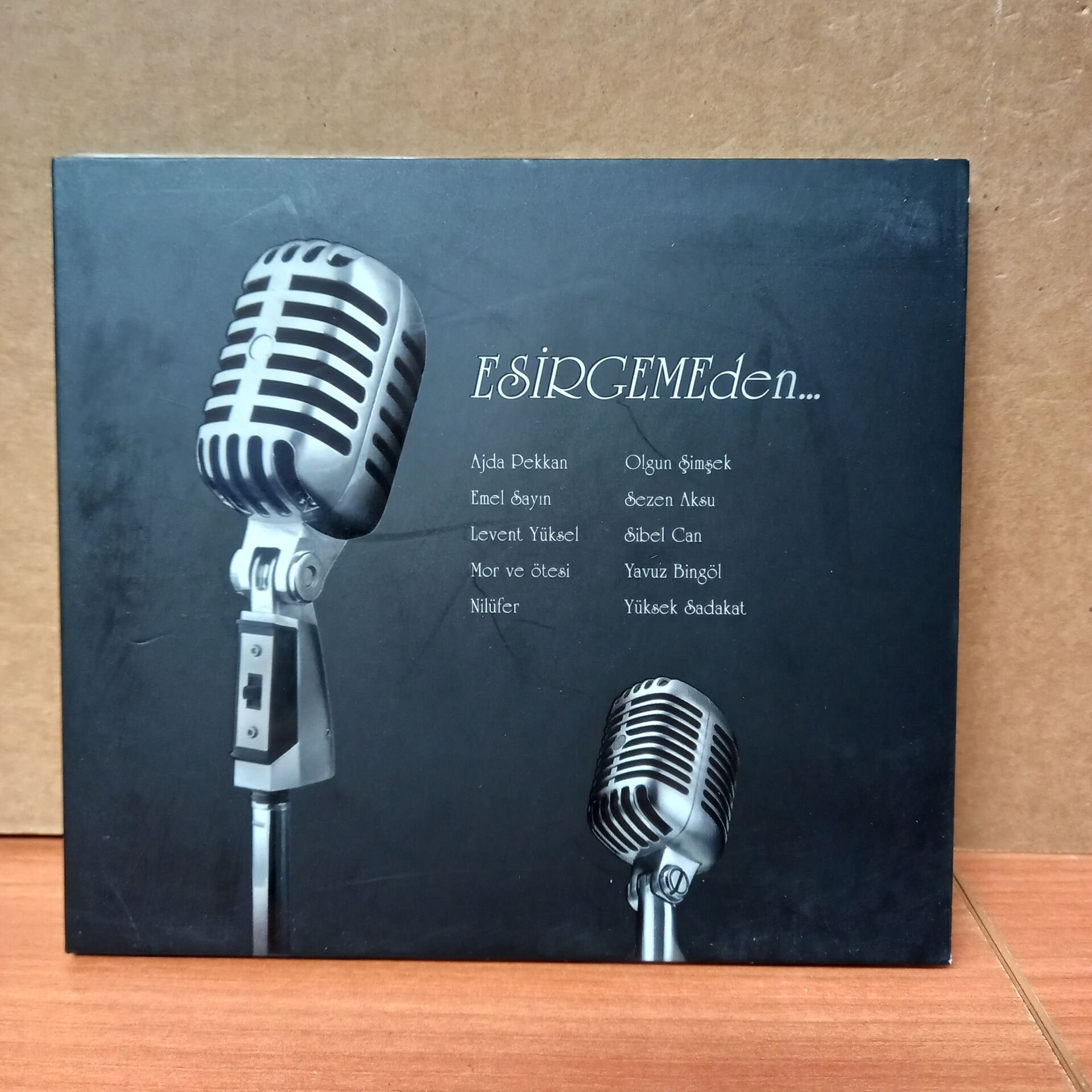 ESİRGEMEDEN / AJDA PEKKAN, OLGUN ŞİMŞEK, EMEL SAYIN, SEZEN AKSU, LEVENT YÜKSEL, NİLÜFER, MOR VE ÖTESİ, SİBEL CAN (2010) - CD 2.EL