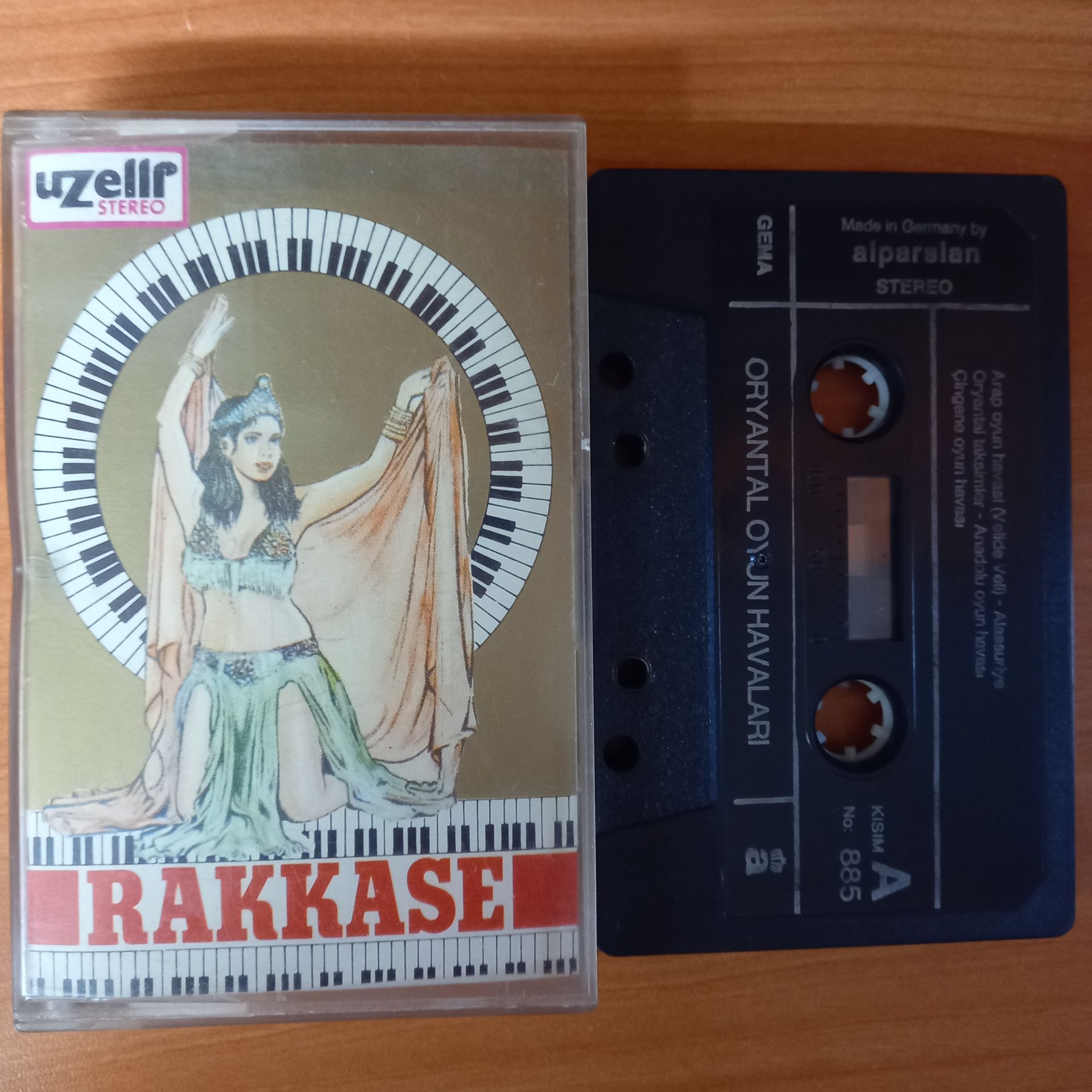 RAKKASE / TÜRKİYE'DE İLK DEFA ARAP ORGU İLE OYUN HAVALARI - KASET 2.EL