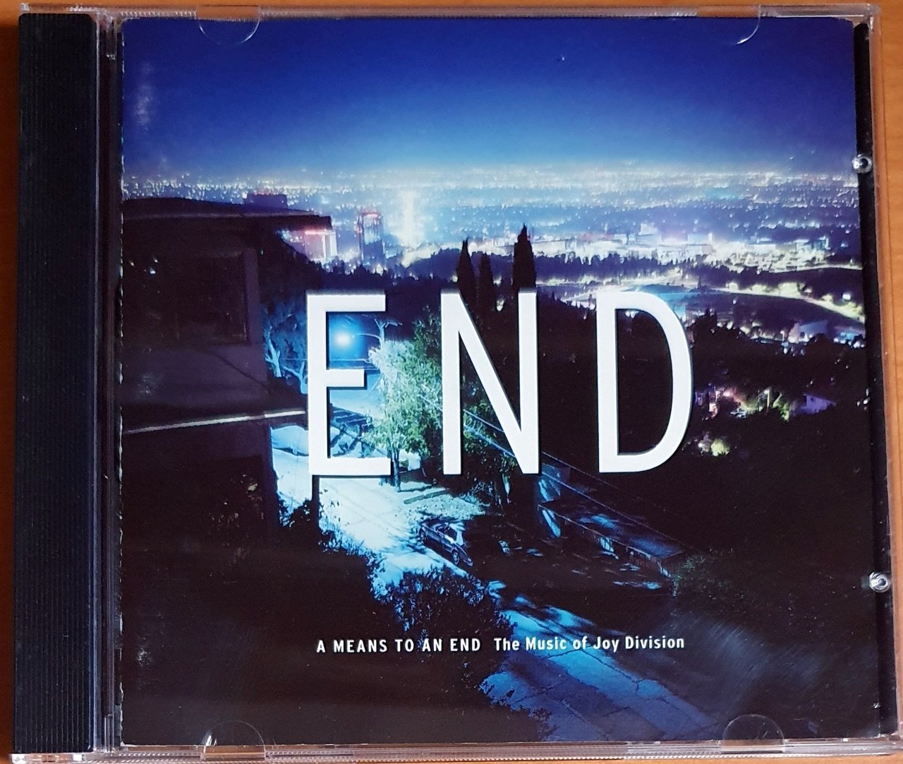 END / A MEANS TO AN END / THE MUSIC OF JOY DIVISION / GIRLS AGAINST BOYS, MOBY, LOW, CODEINE, TORTOISE (1995) - CD 2.EL