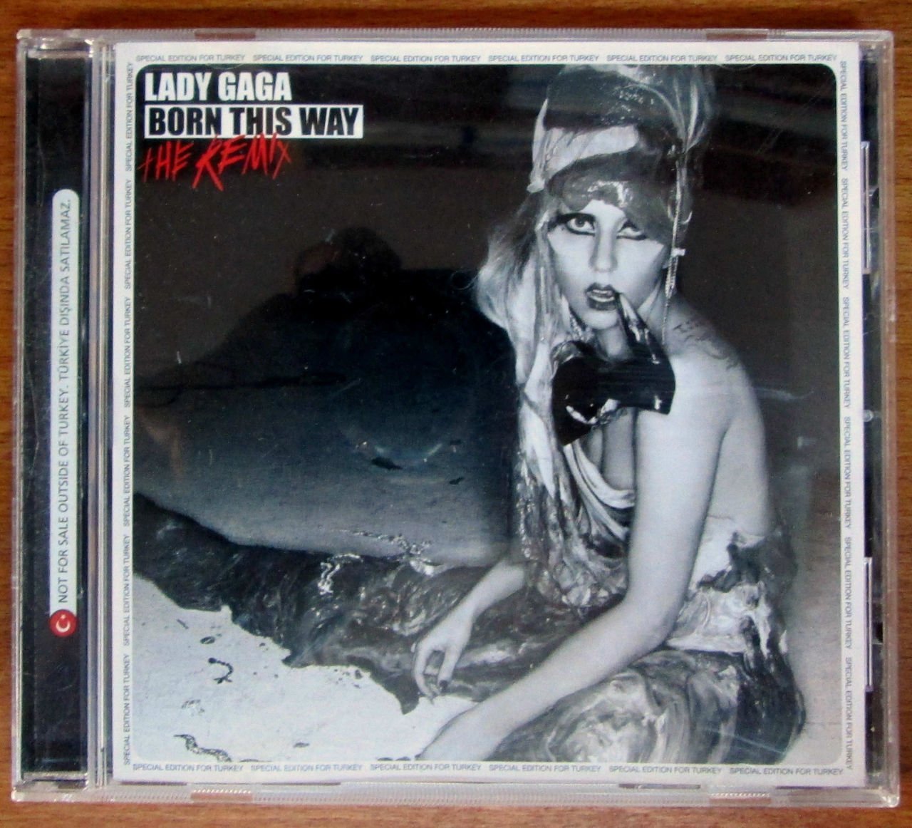 LADY GAGA - BORN THIS WAY THE REMIX (2011) - CD AVRUPA MÜZİK LİSANS SIFIR