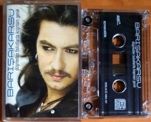 BARIŞ AKARSU - DÜŞMEDEN BULUTLARDA KOŞMAM GEREK (2006) - KASET 2.EL