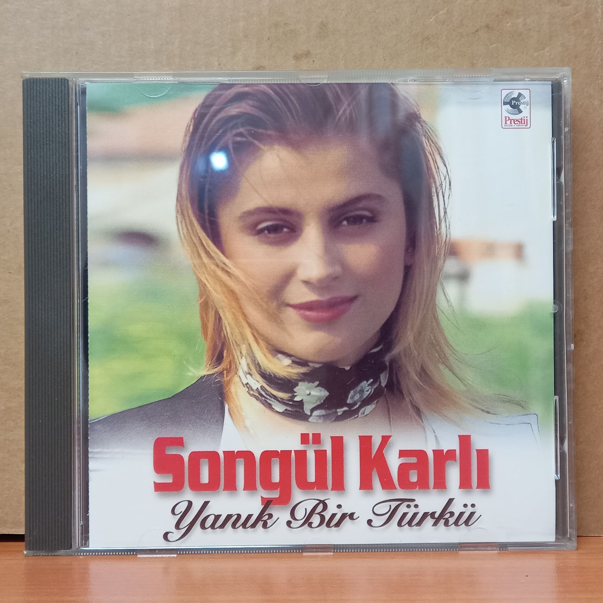 SONGÜL KARLI - YANIK BİR TÜRKÜ (1996) - CD 2.EL
