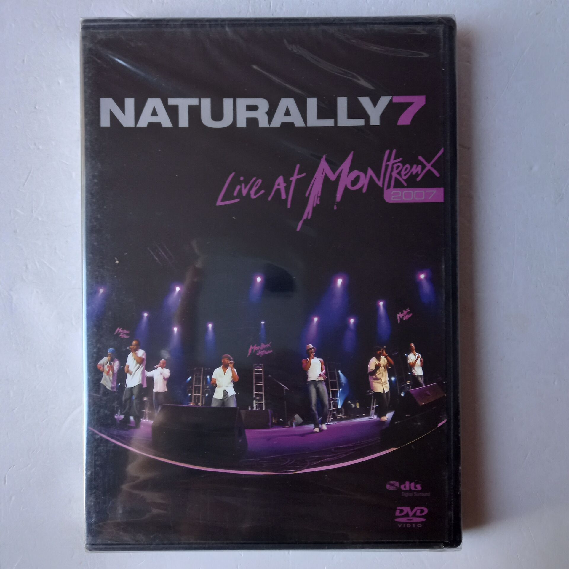 NATURALLY 7 – LIVE AT MONTREUX 2007 (2008) - DVD AMBALAJINDA SIFIR