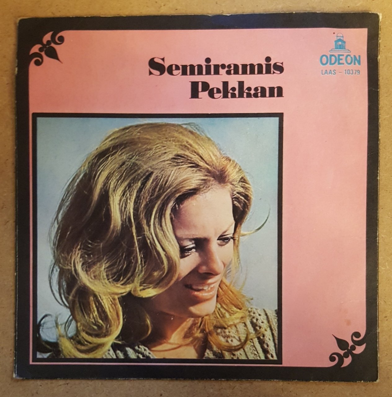 SEMİRAMİS PEKKAN SENDEN VAZ GEÇEMEM / SEN NE DERSİN DE OLMAZ 7'' 45 DEVİR KAPAKLI