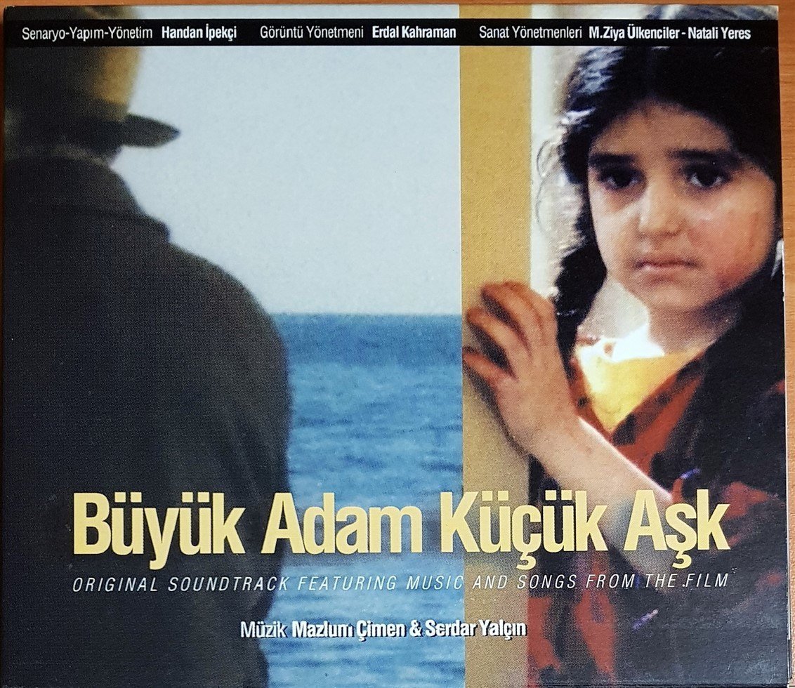 BÜYÜK ADAM KÜÇÜK AŞK SOUNDTRACK / MAZLUM ÇİMEN & SERDAR YALÇIN (2001) ETHNIC / İLK-M CD 2.EL