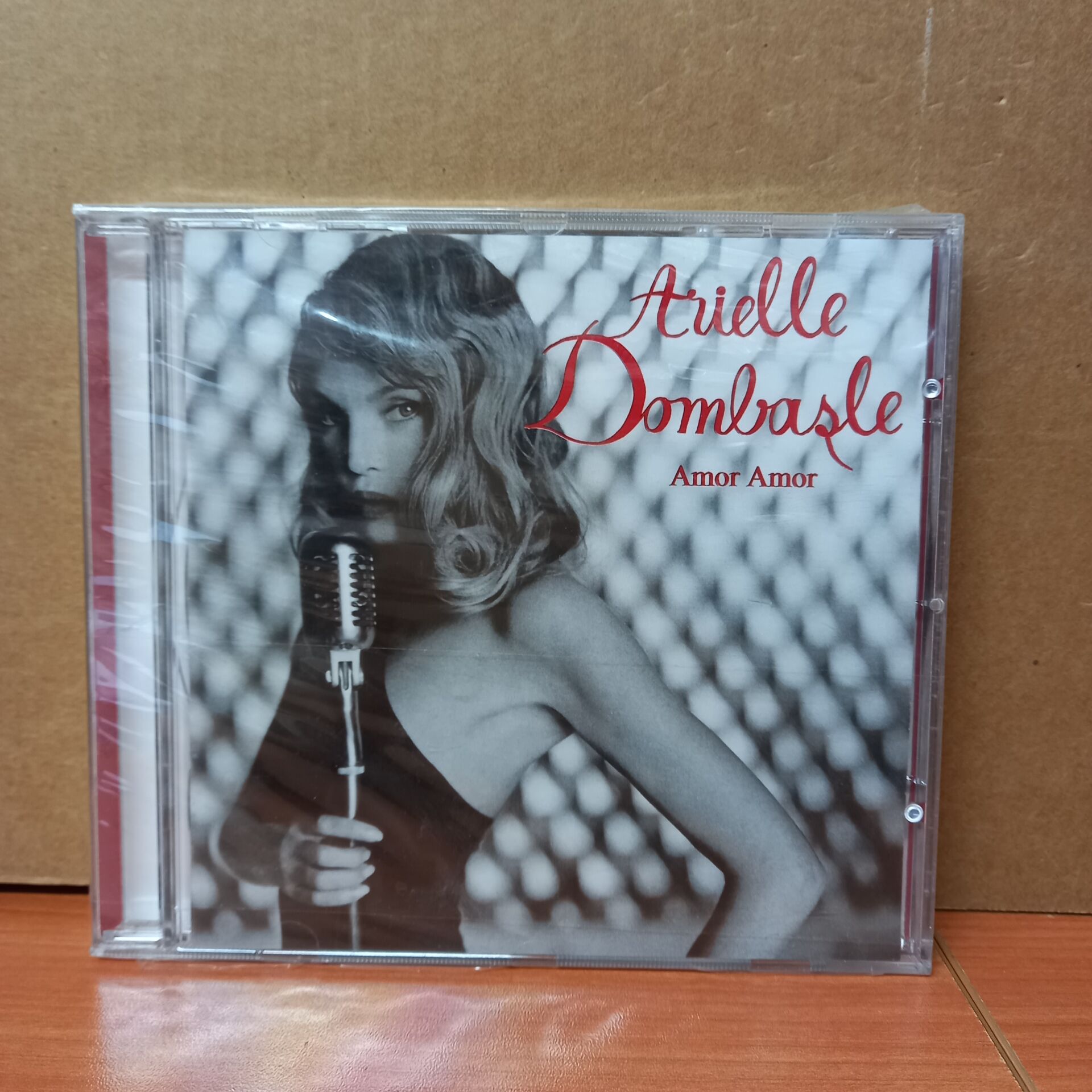 ARIELLE DOMBASLE - AMOR AMOR (2004) - CD SIFIR