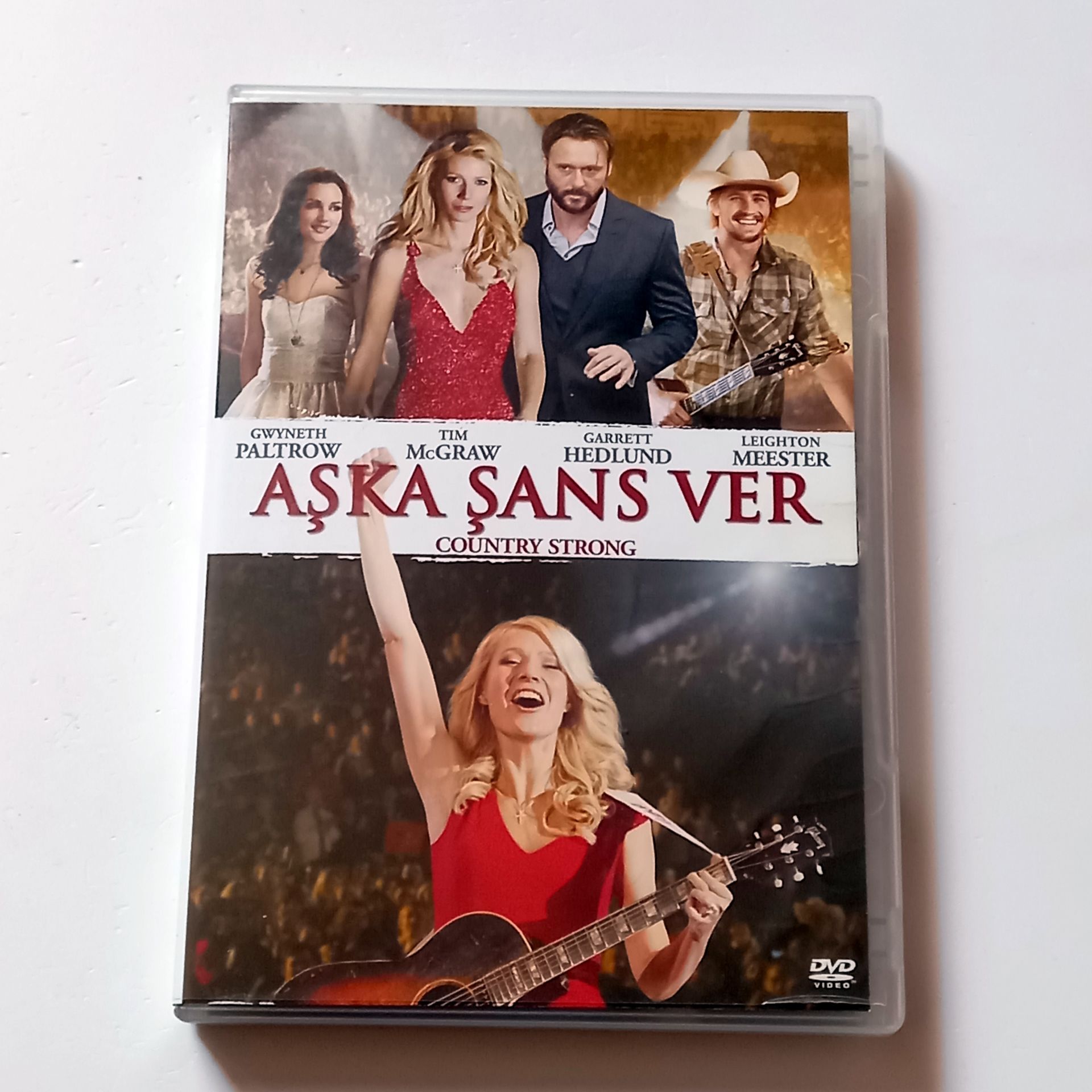 AŞKA ŞANS VER / COUNTRY STRONG - GWYNETH PALTROW, TIM MCGRAW - YÖN.: SHANA FESTE - DVD 2.EL