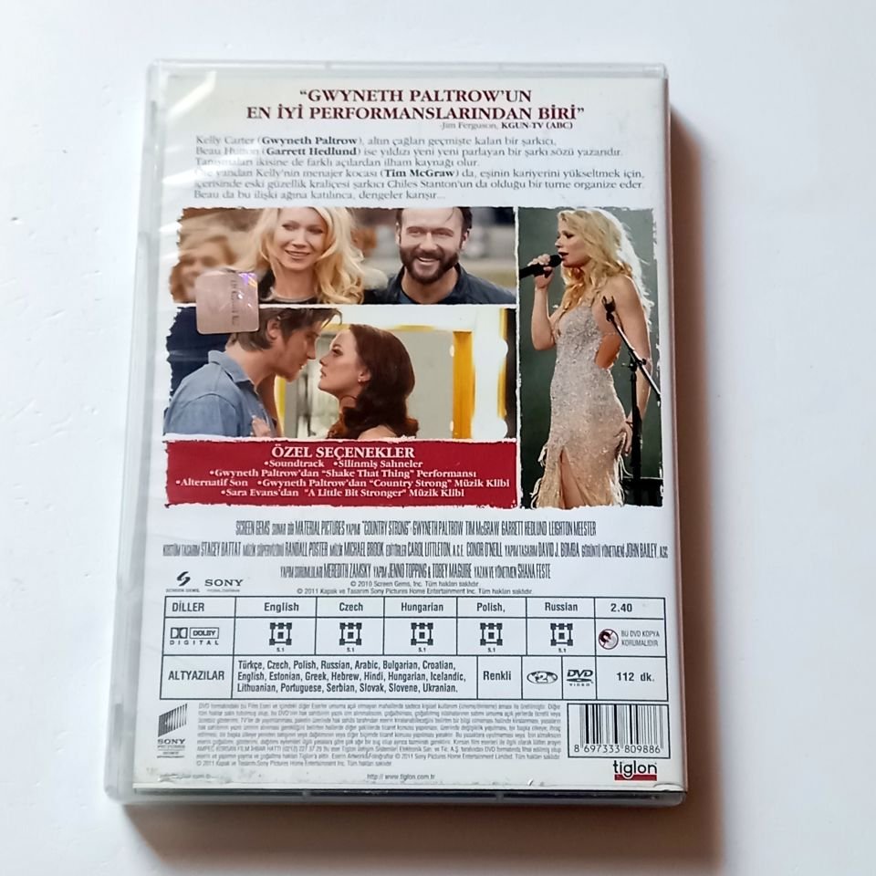 AŞKA ŞANS VER / COUNTRY STRONG - GWYNETH PALTROW, TIM MCGRAW - YÖN.: SHANA FESTE - DVD 2.EL
