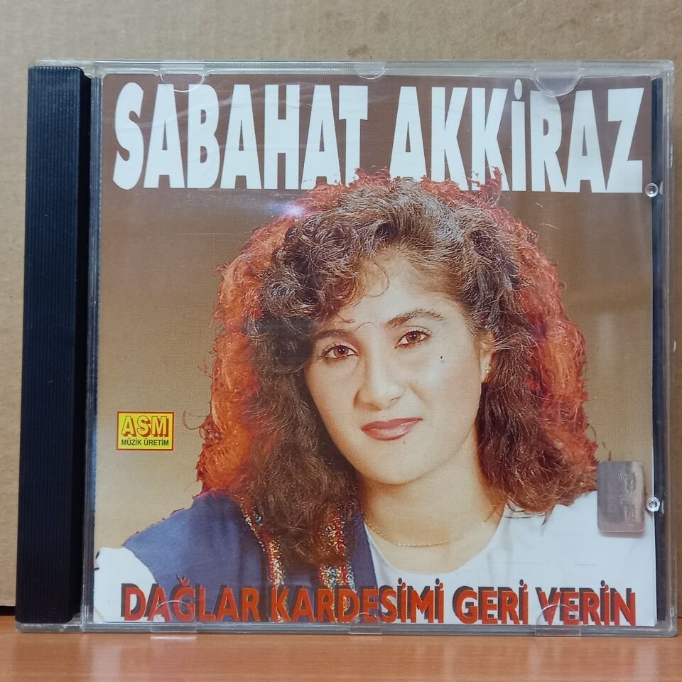 SABAHAT AKKİRAZ - DAĞLAR KARDEŞİMİ GERİ VERİN (1994) - CD 2.EL