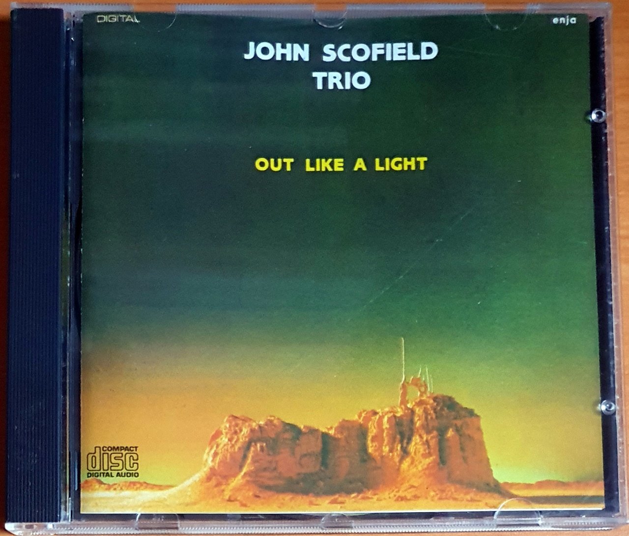 JOHN SCOFIELD TRIO - OUT LIKE A LIGHT (1983) - CD 2.EL