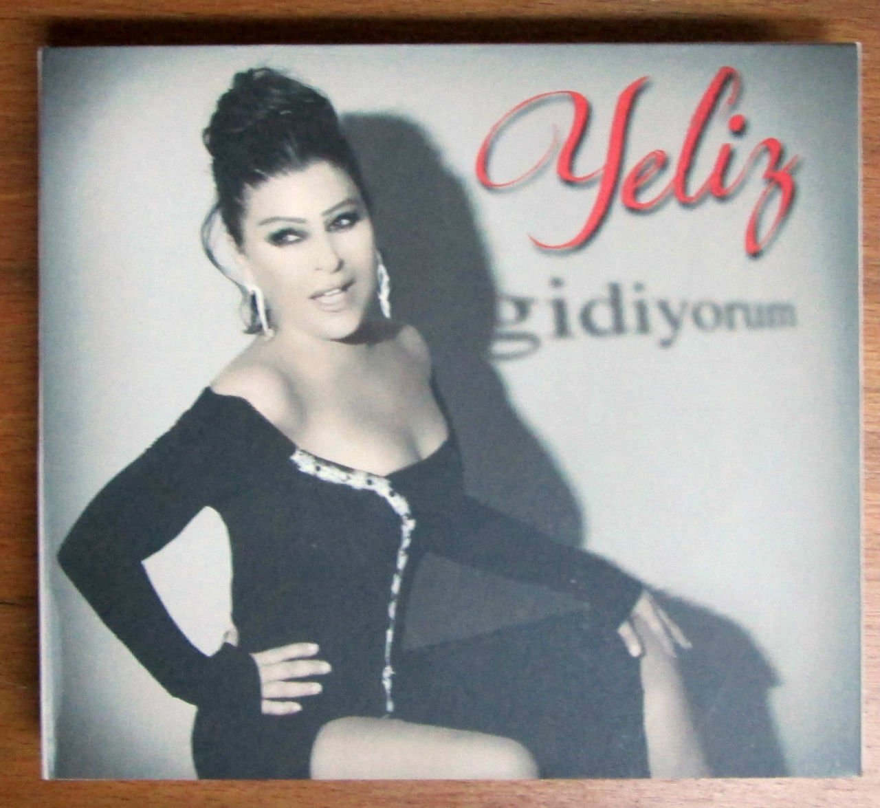 YELİZ - GİDİYORUM CD 2.EL