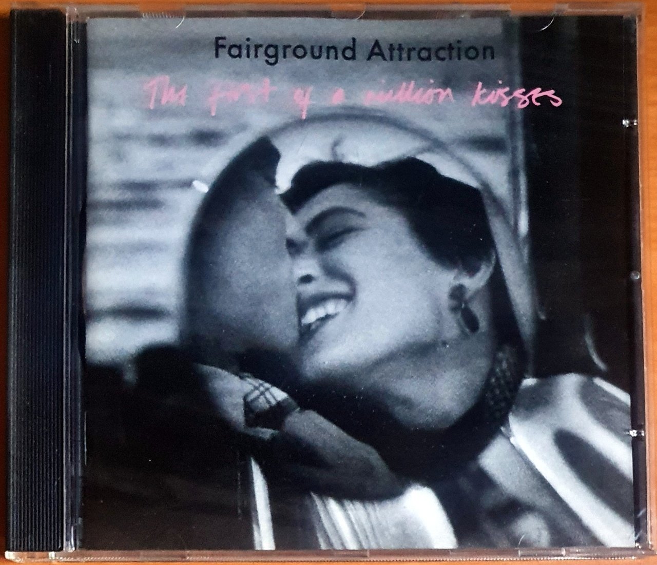 FAIRGROUND ATTRACTION - THE FIRST OF A MILLION KISSES (1988) - CD 2.EL