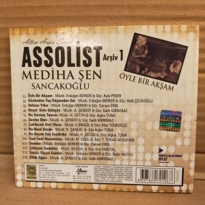 MEDİHA ŞEN SANCAKOĞLU - ARŞİV 1 / ÖYLE BİR AKŞAM (1985) - CD DIGIPACK 2.EL