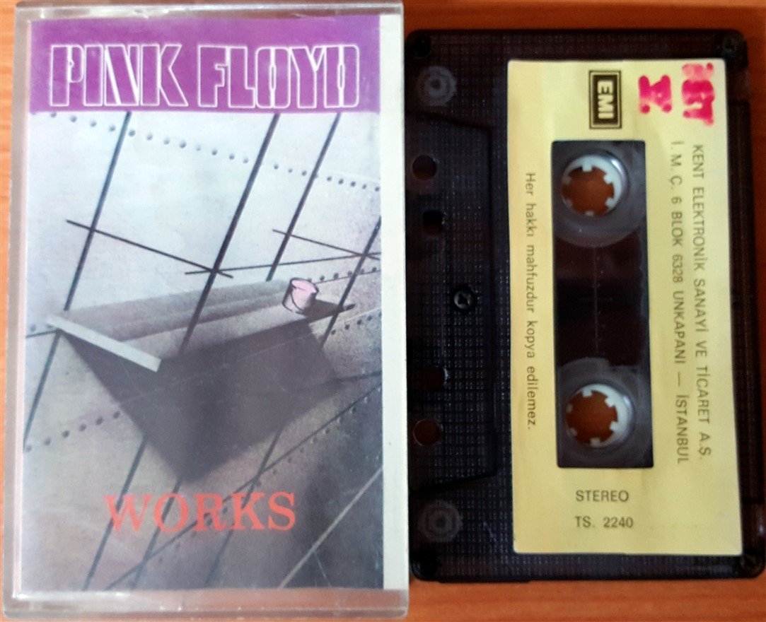 PINK FLOYD - WORKS CASSETTE MADE IN TURKEY ''USED'' PAPER LABEL