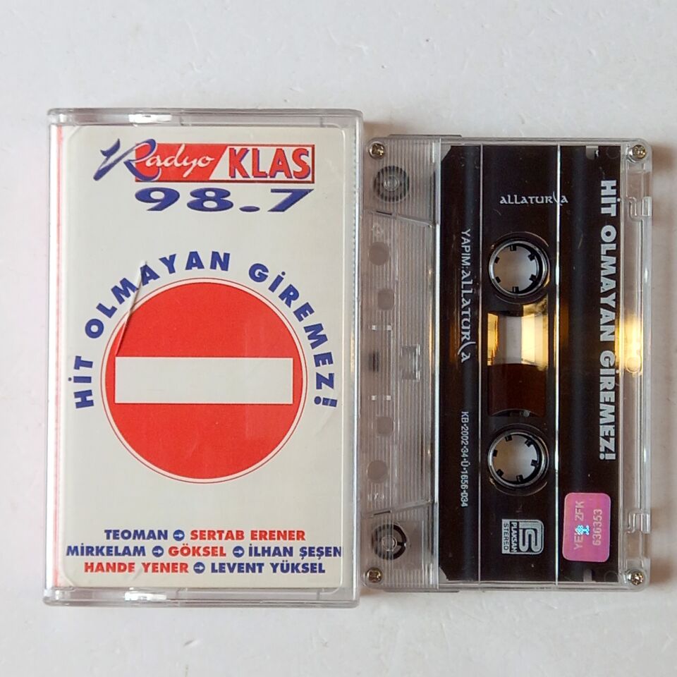 RADYO KLAS / HİT OLMAYAN GİREMEZ! - TEOMAN, SERTAB ERENER, MİRKELAM, GÖKSEL (2002) - KASET 2.EL