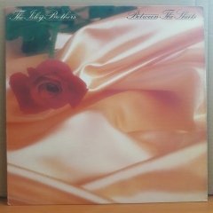 THE ISLEY BROTHERS - BETWEEN THE SHEETS (1983) - LP 2.EL PLAK