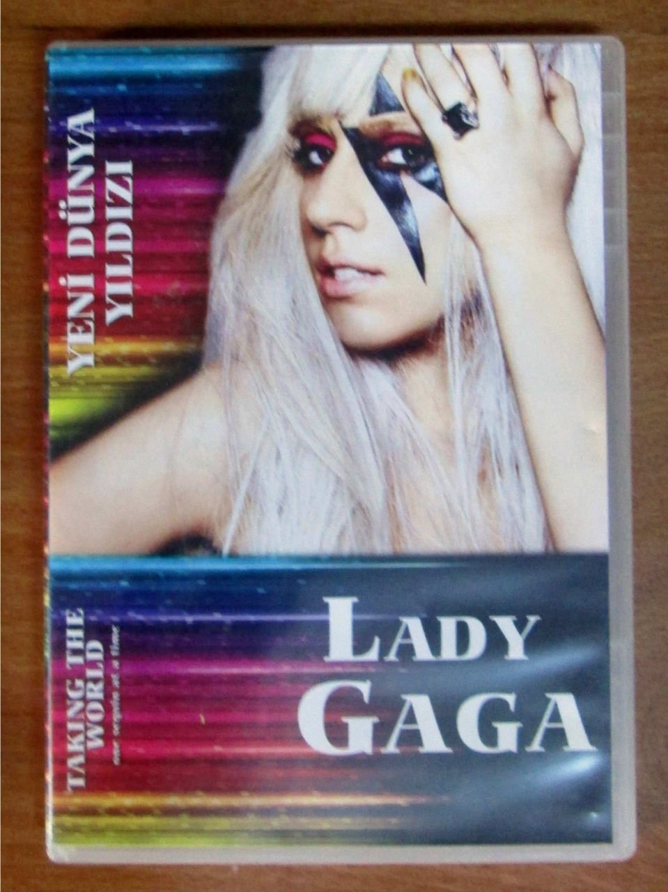 LADY GAGA - YENİ DÜNYA YILDIZI - DVD 2.EL