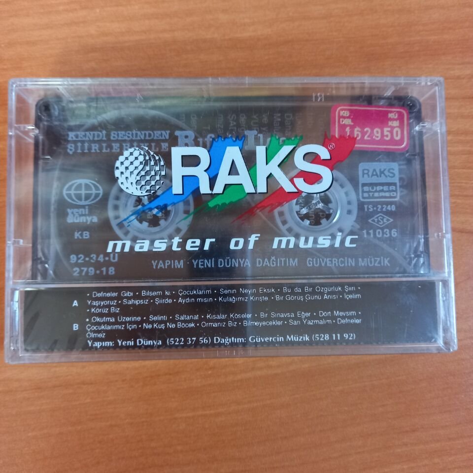 RIFAT ILGAZ / KENDİ SESİNDEN ŞİİRLERİYLE (1992) - KASET SIFIR