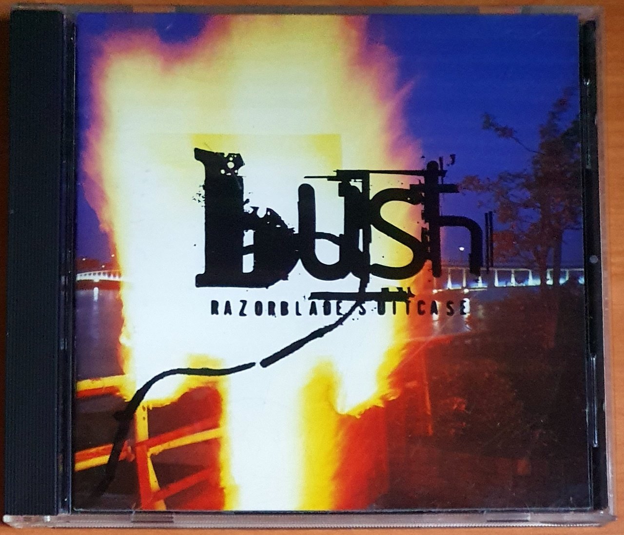 BUSH - RAZORBLADE SUITCASE (1996) - CD 2.EL