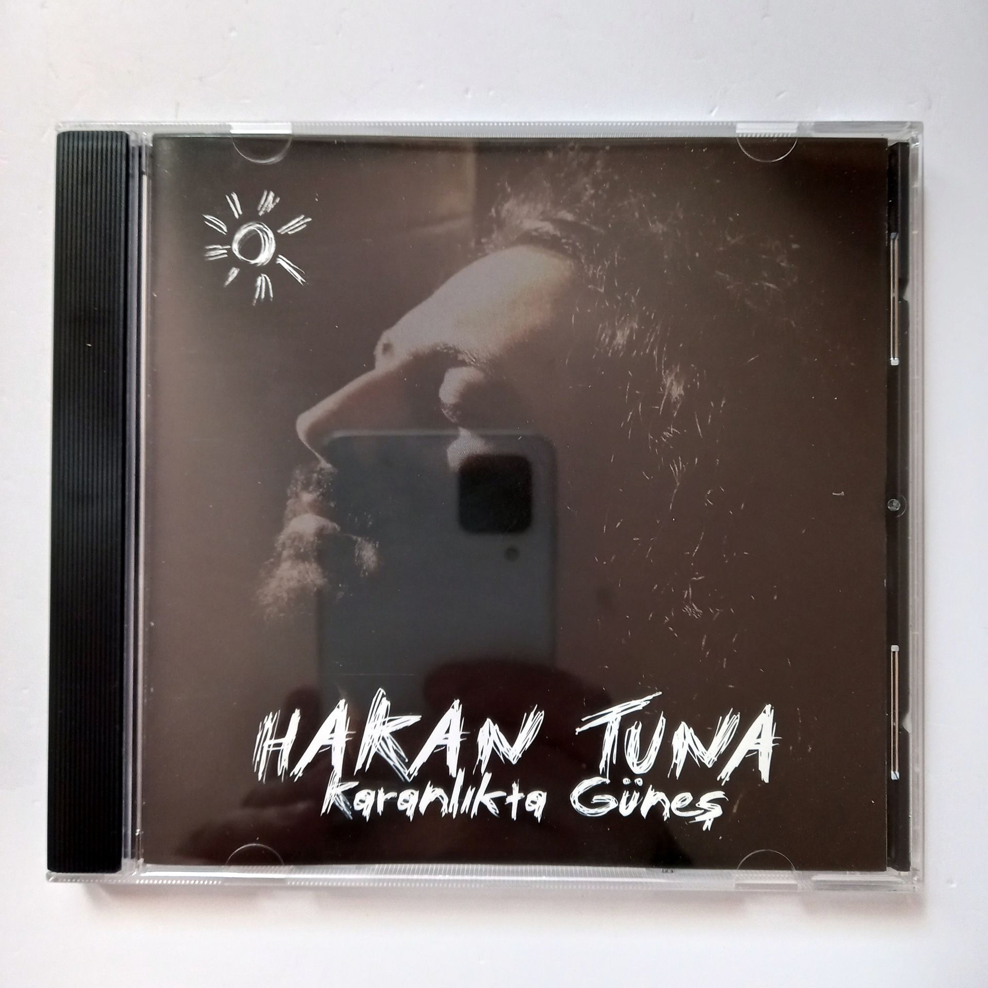 HAKAN TUNA – KARANLIKTA GÜNEŞ (2004) - CD 2.EL